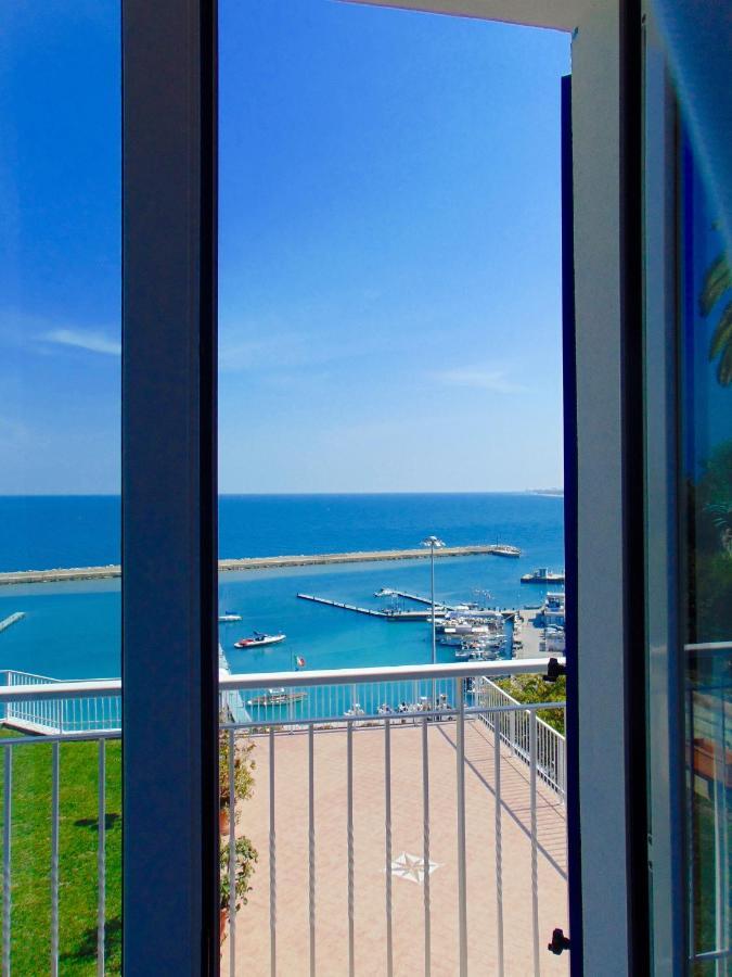 Апартаменти N019 - Numana, Prestigioso Quadrilocale Vista Mare Екстер'єр фото